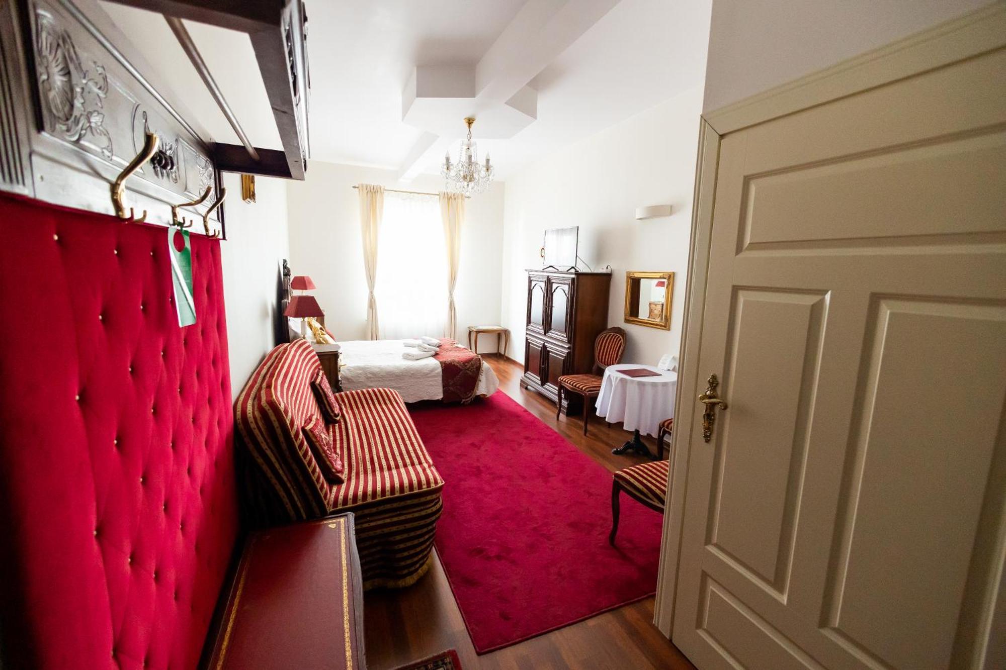 Hotel Napoleon Wroblew  Экстерьер фото